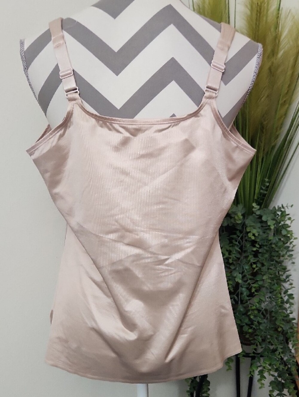 Ruby Ribbon Shaping Camisole - Picture 4 of 9